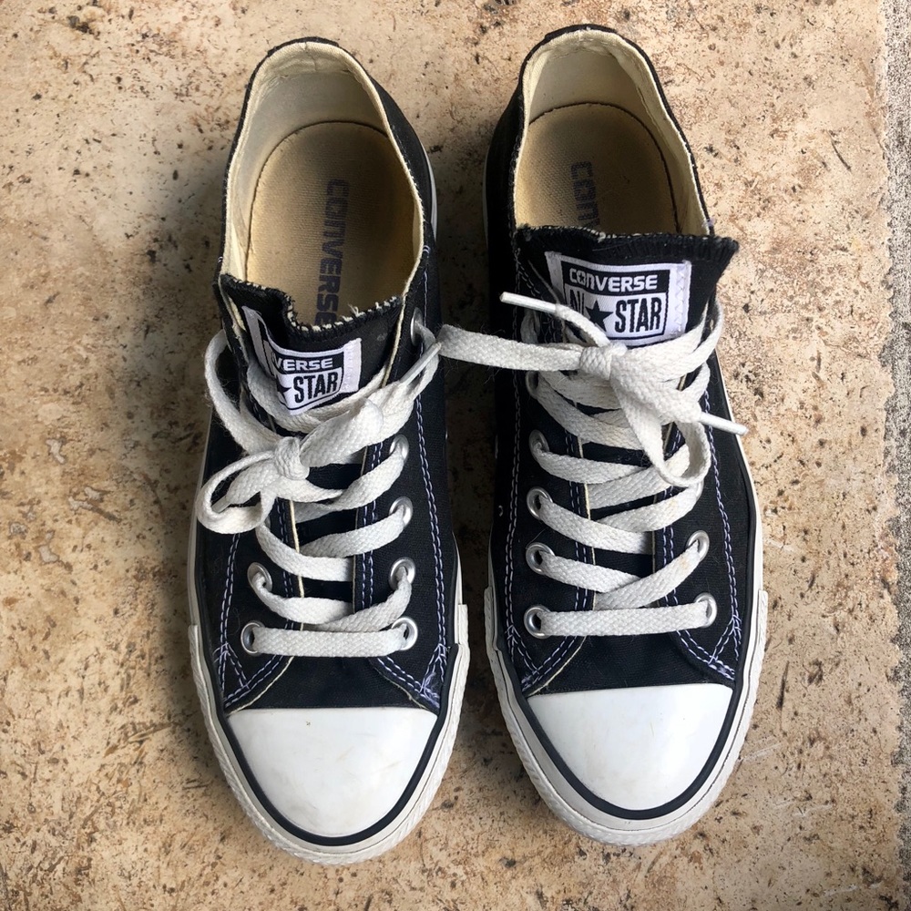 Low top Black/White Converse